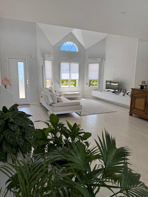 Maison - 219 m² - 5 pièces