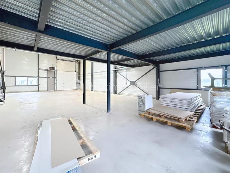 Local d'activité / Entrepôt - 341 m²
