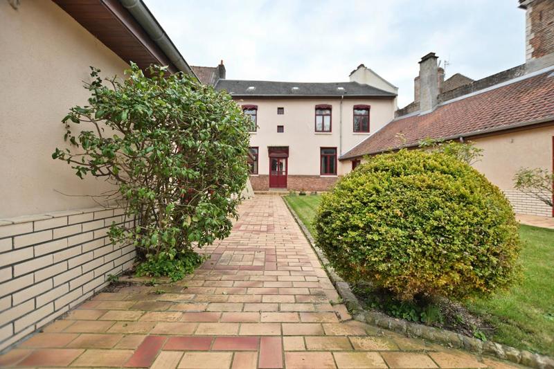 Maison - 184 m² - 6 pièces