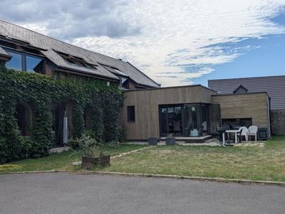 Maison - 260 m² - 10 pièces