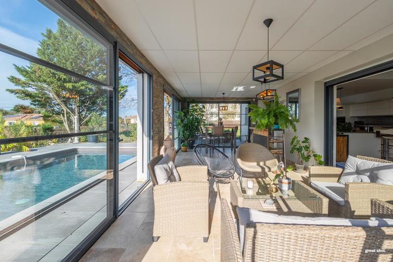 Maison - 180 m² - 5 pièces