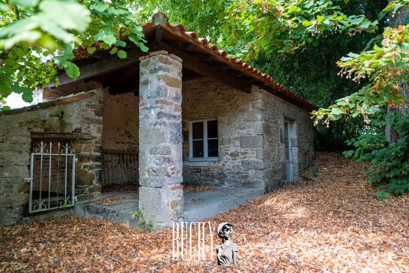 Maison - 488 m² - 16 pièces