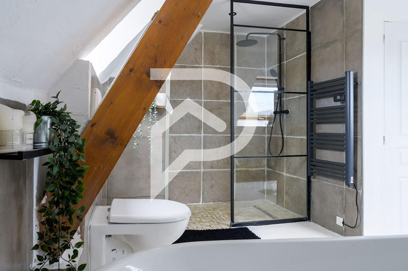 Appartement - 125 m² - 5 pièces