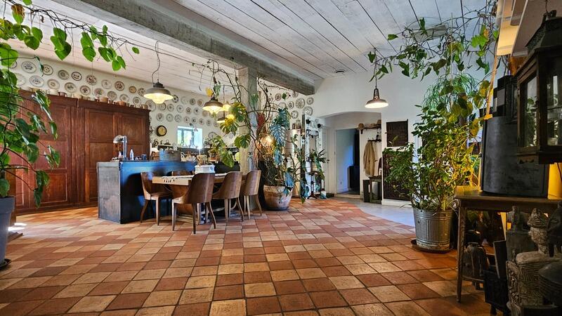 Corps de ferme - 241 m² - 6 pièces