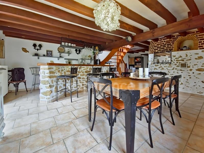 Maison - 143 m² - 7 pièces