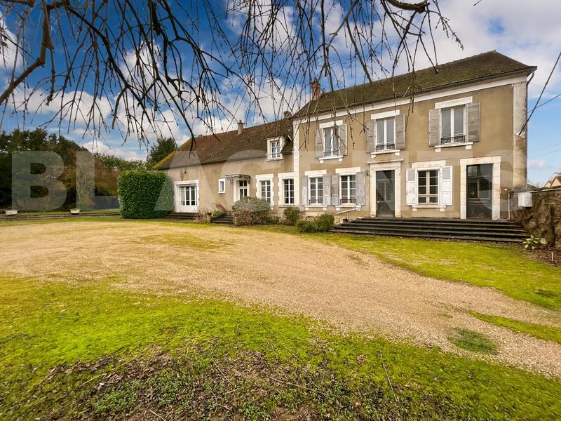 Maison - 336 m² - 10 pièces