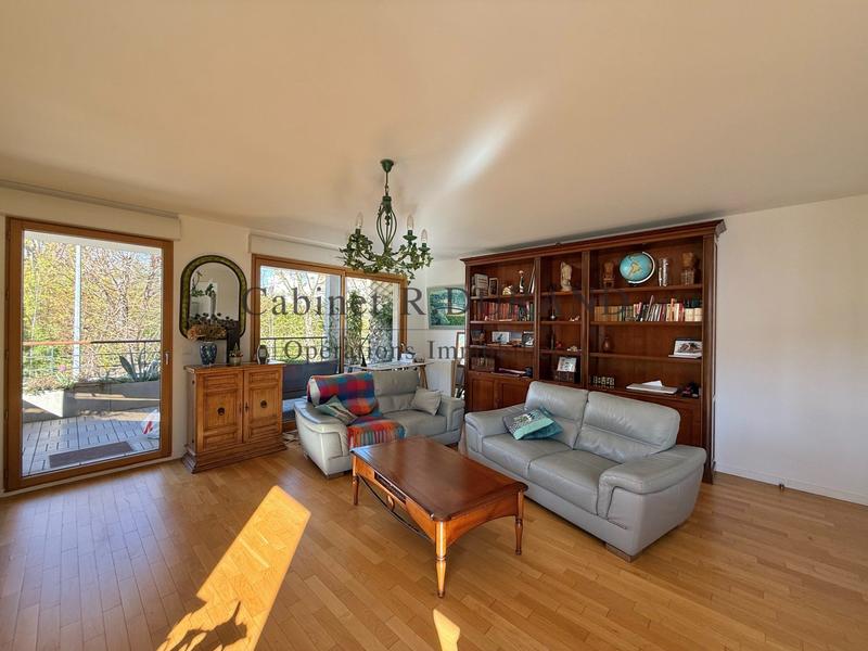 Appartement - 102 m² - 5 pièces