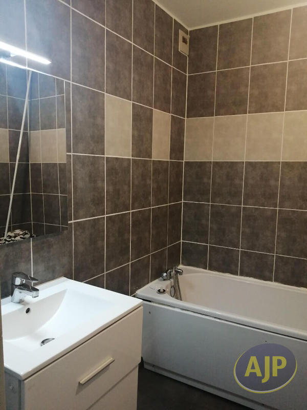 Appartement - 80 m² - 3 pièces