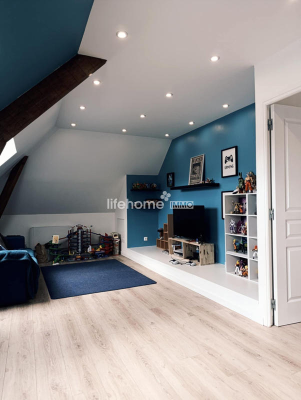 Maison - 323 m² - 8 pièces