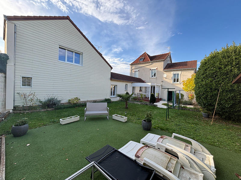 Maison - 199 m² - 9 pièces