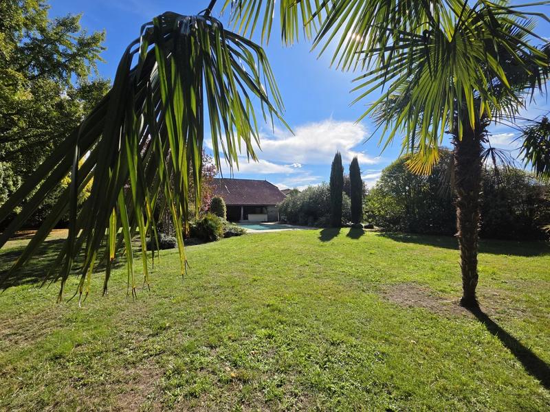 Maison - 564 m² - 16 pièces