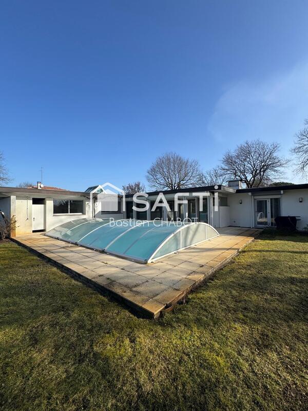 Maison - 252 m² - 6 pièces