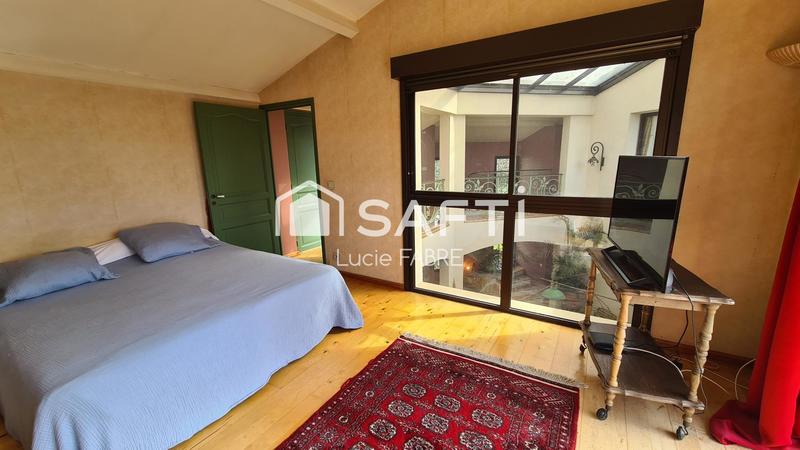 Maison - 204 m² - 5 pièces