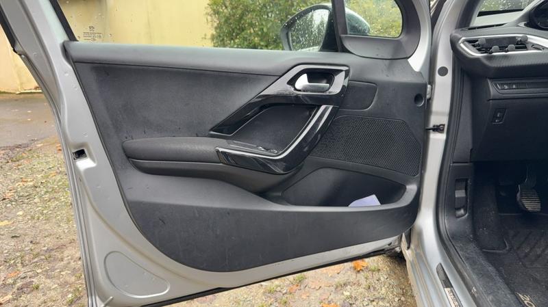 Peugeot 208 1.6 BlueHDi 100 Style