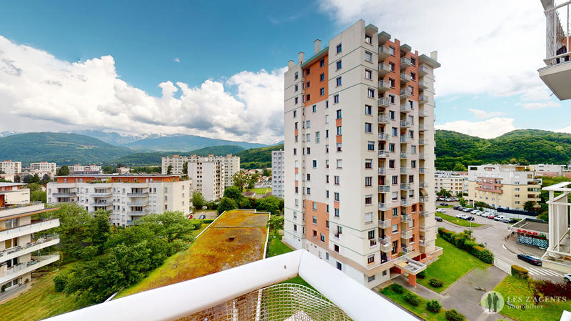 Appartement - 97 m² - 5 pièces