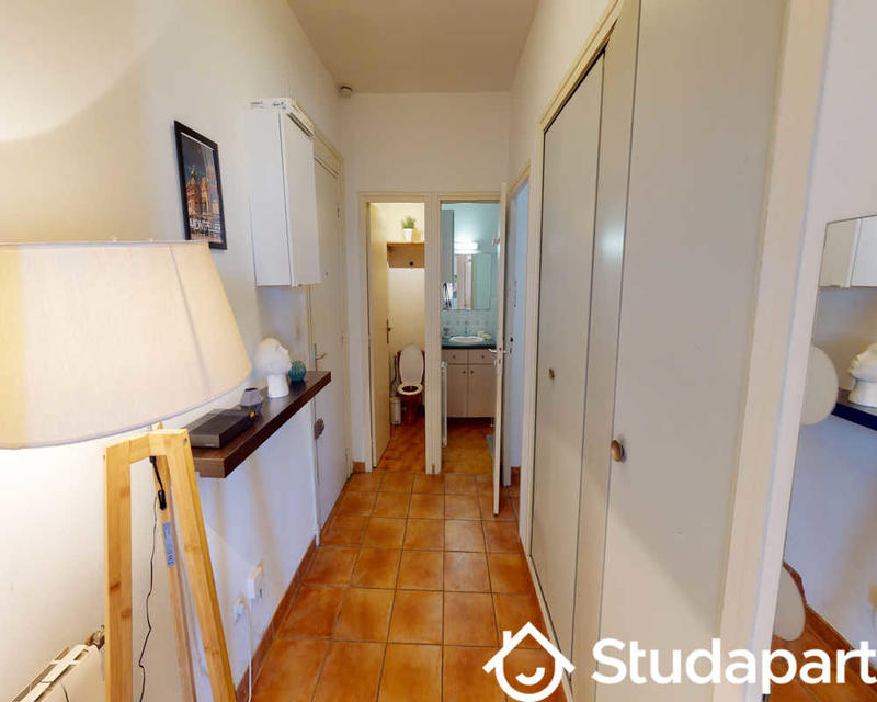 Chambre - 70 m² - 1 pièce