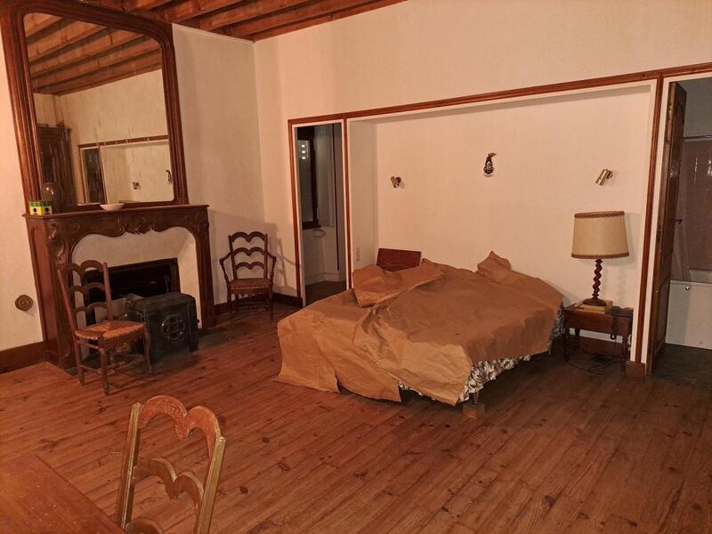 Maison - 298 m² - 10 pièces