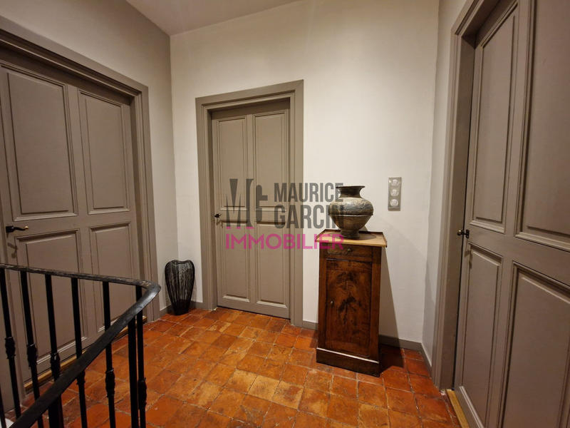 Maison - 310 m² - 12 pièces