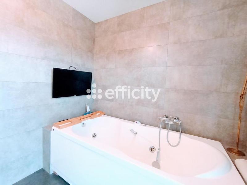 Appartement - 86 m² - 4 pièces