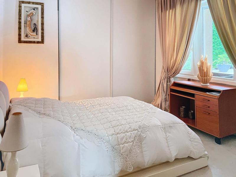 Maison - 242 m² - 7 pièces