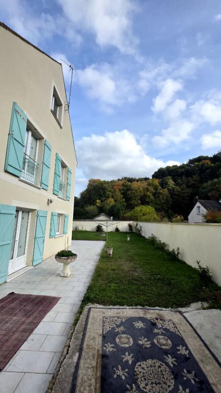 Maison - 275 m² - 12 pièces