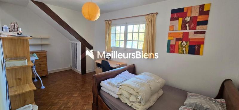 Propriété - 250 m² - 6 pièces