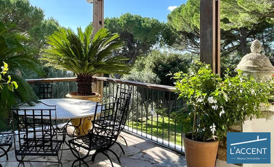 Maison - 375 m² - 15 pièces