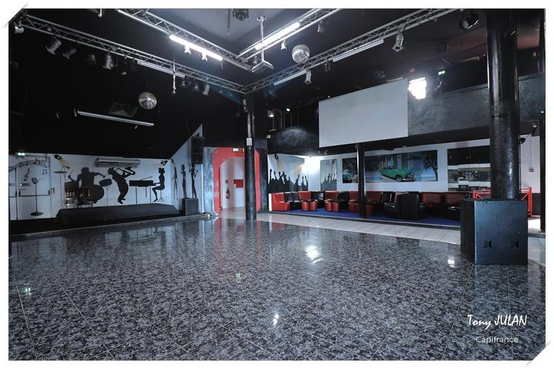 Local d'activité / Entrepôt - 723 m² - 5 pièces