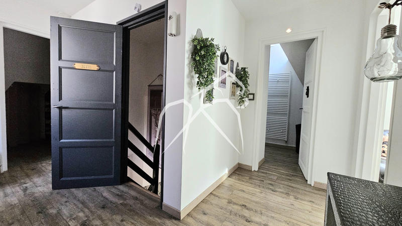 Maison - 148 m² - 8 pièces