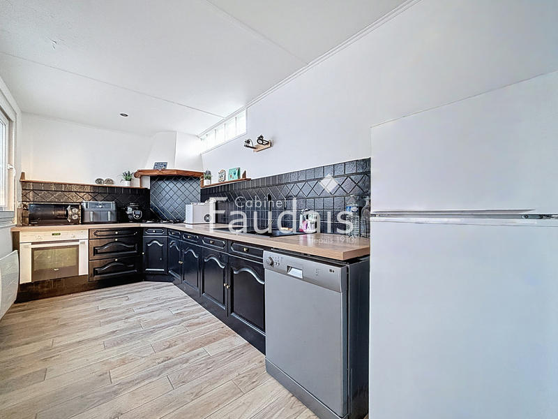 Maison - 102 m² - 6 pièces