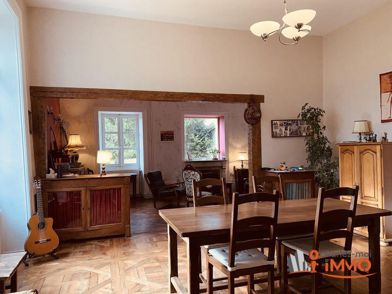 Maison - 285 m² - 10 pièces