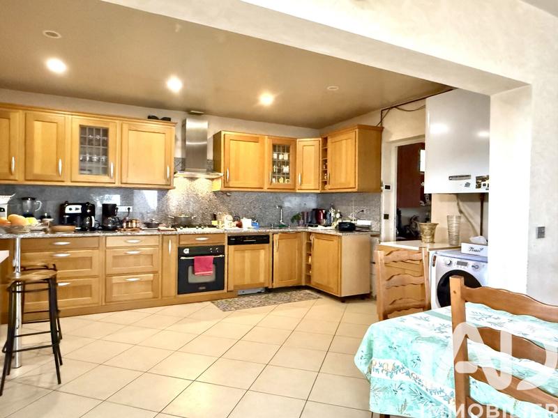 Maison - 121 m² - 5 pièces