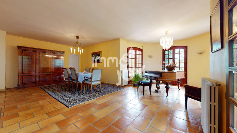 Propriété - 282 m² - 11 pièces