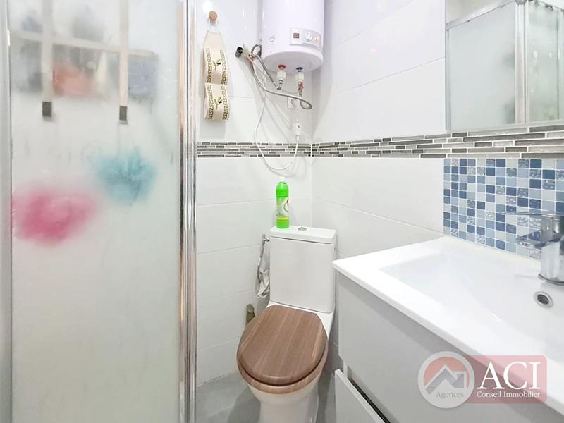 Maison - 230 m² - 13 pièces