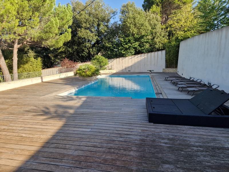 Propriété - 350 m² - 8 pièces