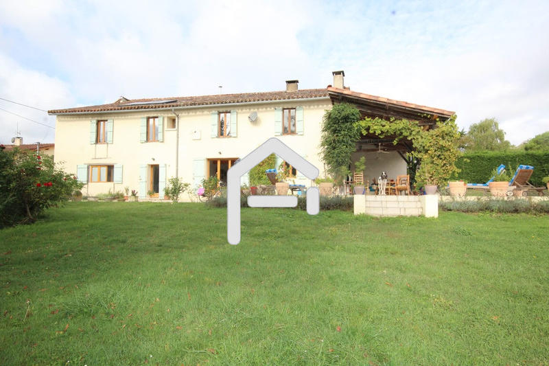 Corps de ferme - 300 m² - 8 pièces