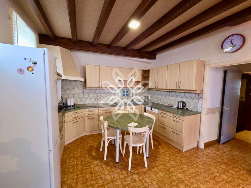 Propriété - 160 m² - 9 pièces