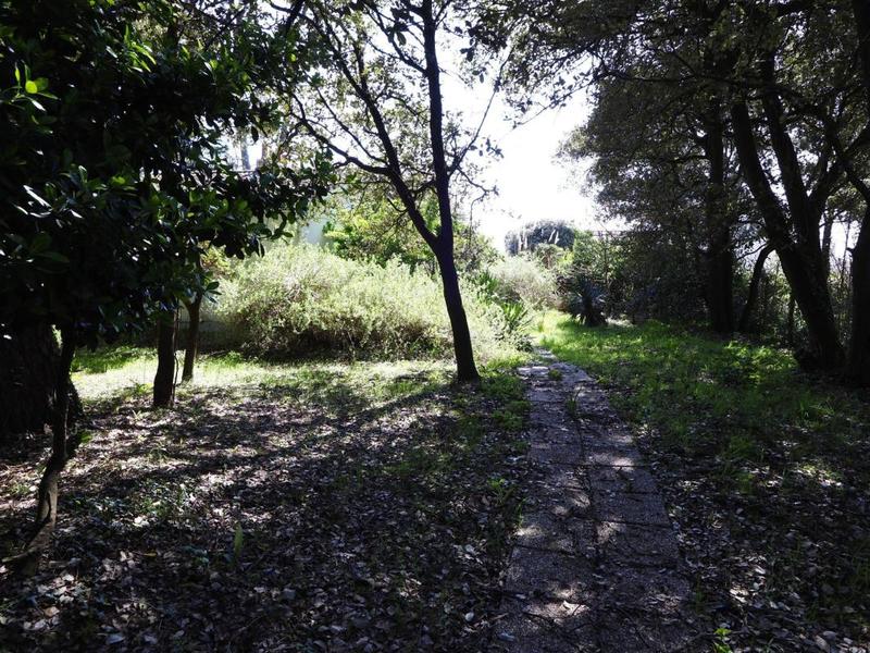 Terrain constructible - 2 200 m²