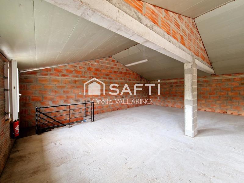 Maison - 400 m² - 5 pièces