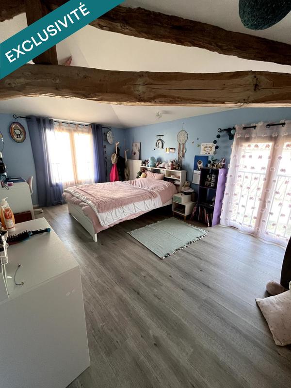 Maison - 220 m² - 7 pièces