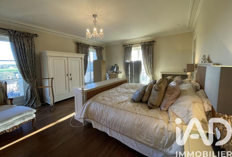 Maison - 470 m² - 13 pièces