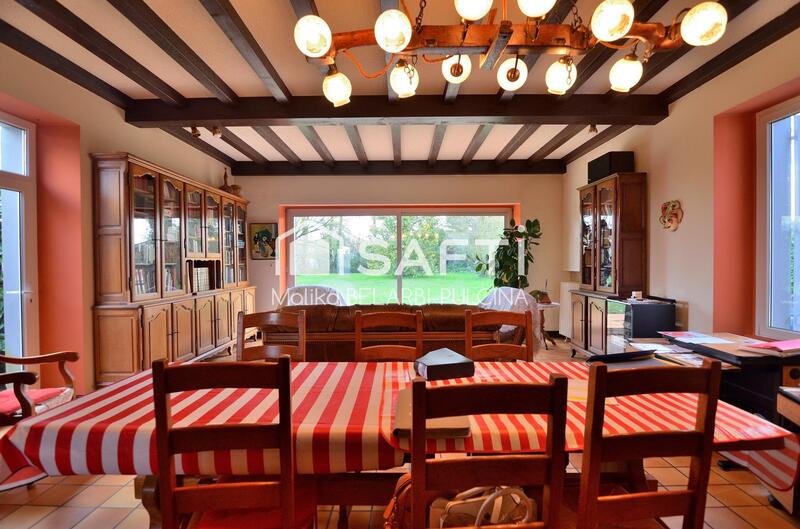 Maison - 201 m² - 7 pièces