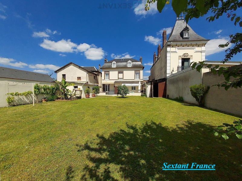 Maison - 158 m² - 8 pièces