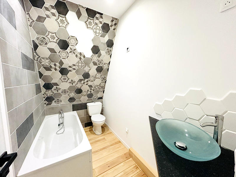 Maison - 342 m² - 8 pièces