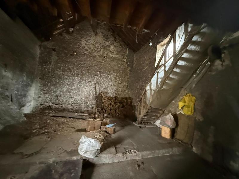 Grange - 80 m² - 1 pièce