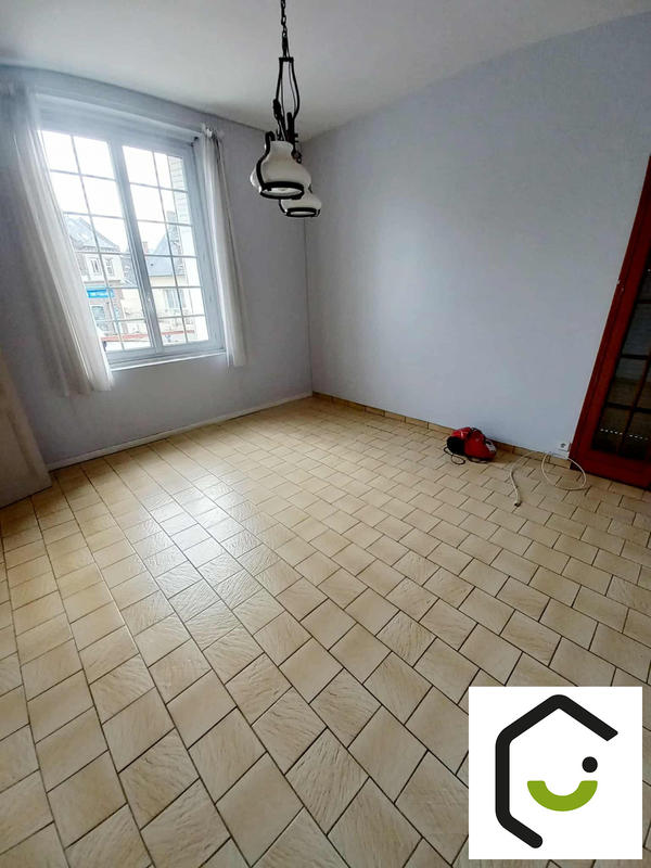 Maison - 200 m² - 8 pièces