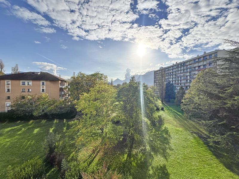 Appartement - 95 m² - 5 pièces