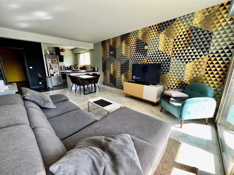 Appartement - 80 m² - 3 pièces