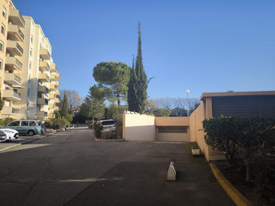 Parking / Garage - 12 m²