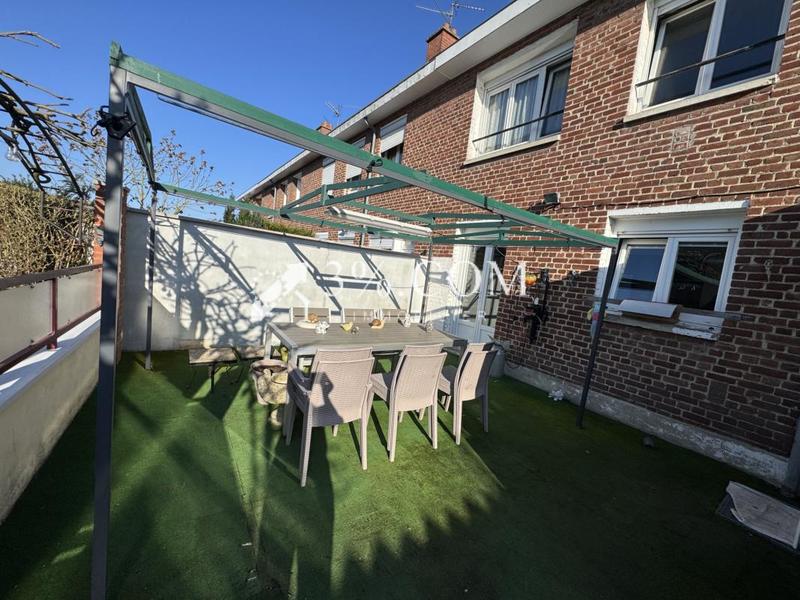 Maison - 92 m² - 6 pièces